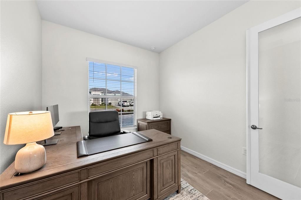 Active With Contract: $899,000 (3 beds, 2 baths, 2424 Square Feet)