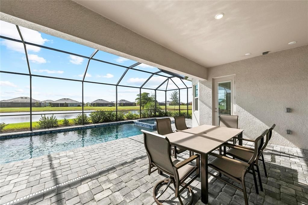 Active With Contract: $899,000 (3 beds, 2 baths, 2424 Square Feet)