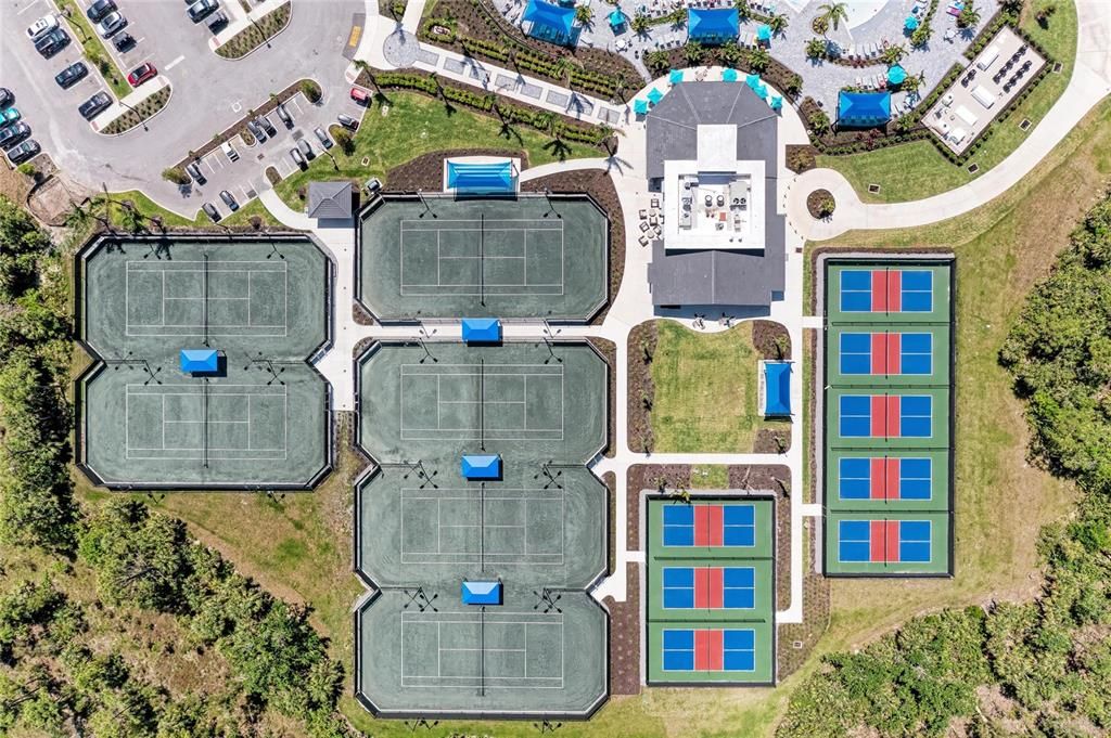 Active With Contract: $899,000 (3 beds, 2 baths, 2424 Square Feet)