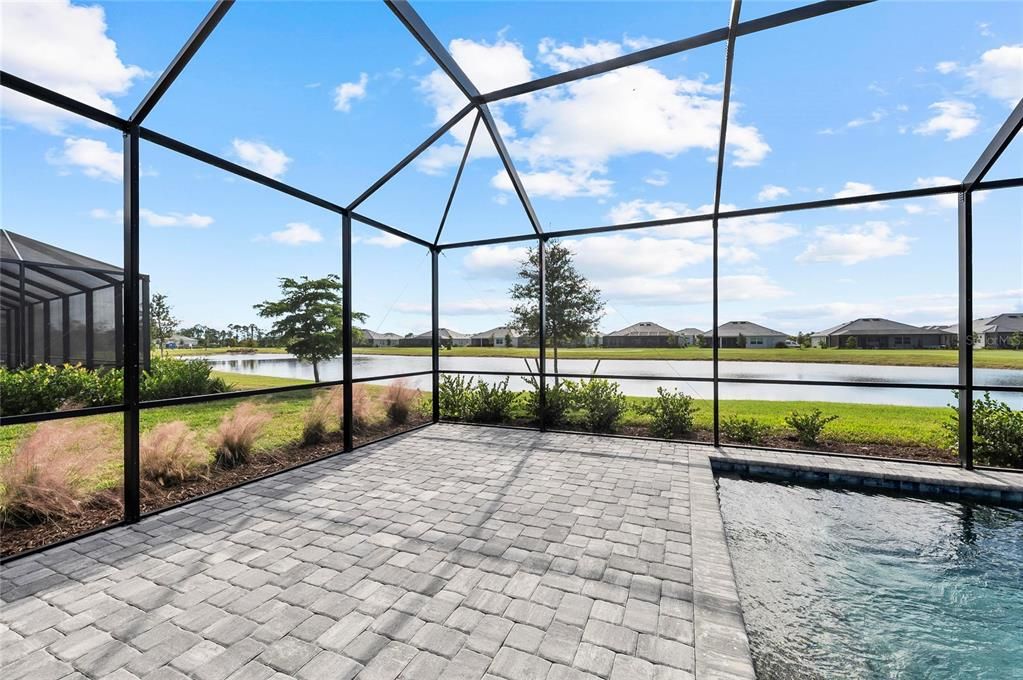 Active With Contract: $899,000 (3 beds, 2 baths, 2424 Square Feet)