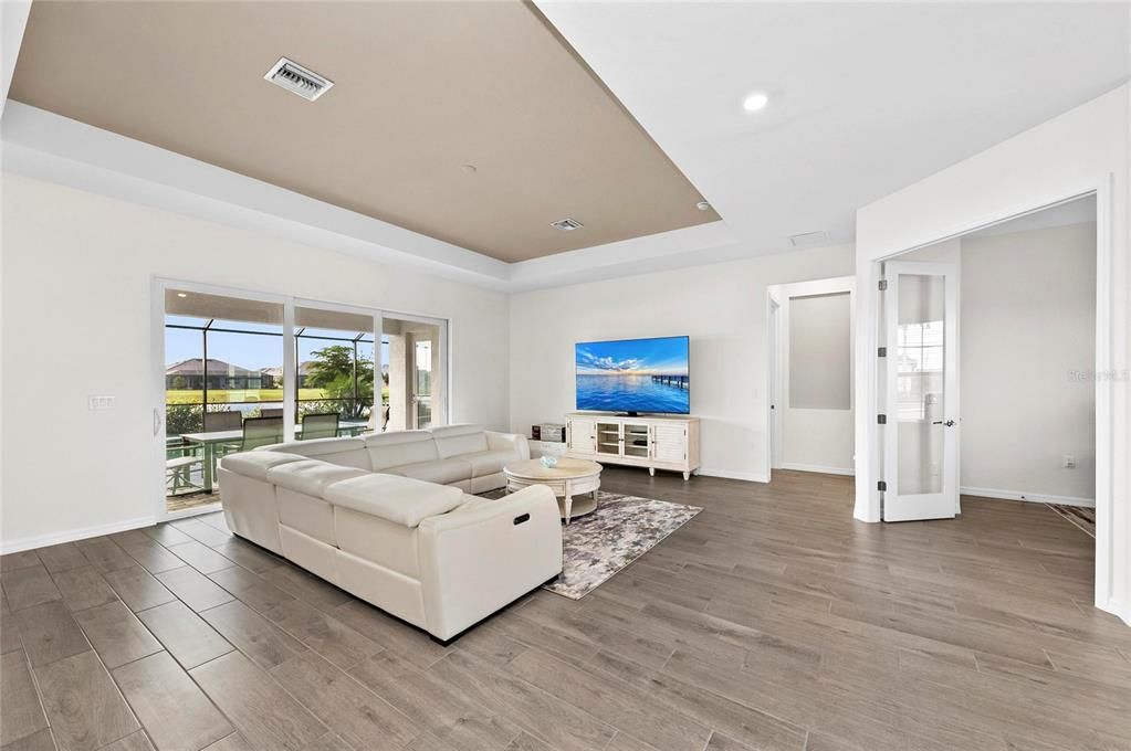 Active With Contract: $899,000 (3 beds, 2 baths, 2424 Square Feet)