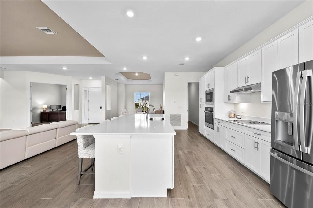 Active With Contract: $899,000 (3 beds, 2 baths, 2424 Square Feet)