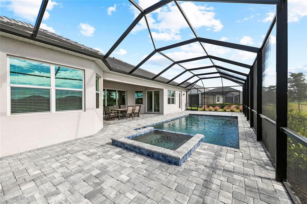 Active With Contract: $899,000 (3 beds, 2 baths, 2424 Square Feet)