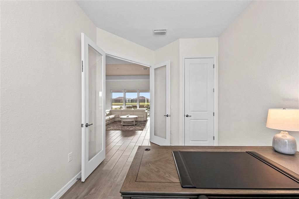 Active With Contract: $899,000 (3 beds, 2 baths, 2424 Square Feet)