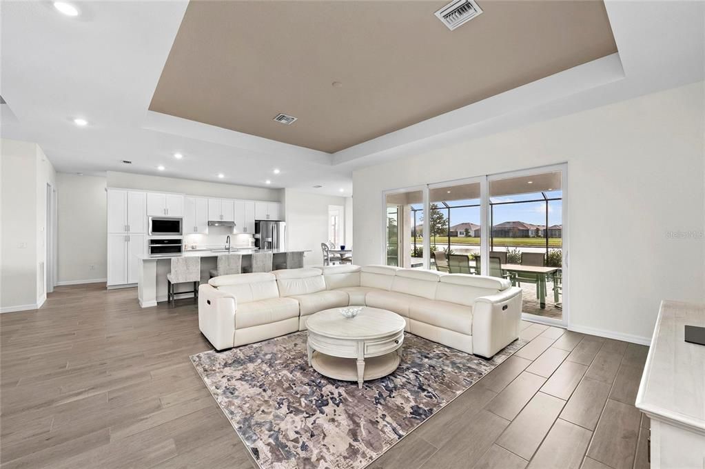 Active With Contract: $899,000 (3 beds, 2 baths, 2424 Square Feet)