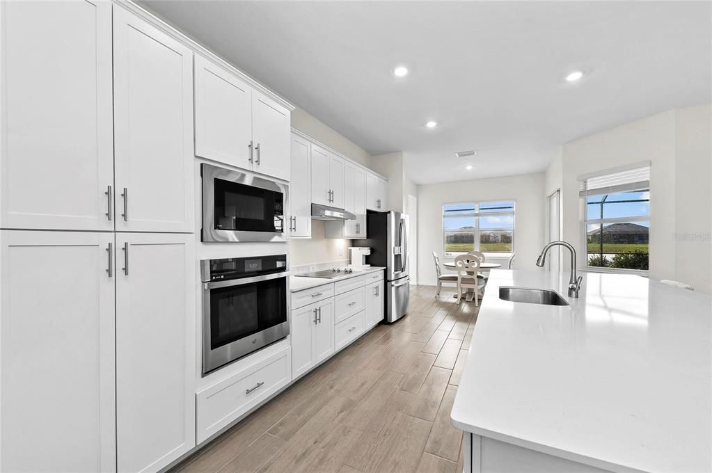 Active With Contract: $899,000 (3 beds, 2 baths, 2424 Square Feet)