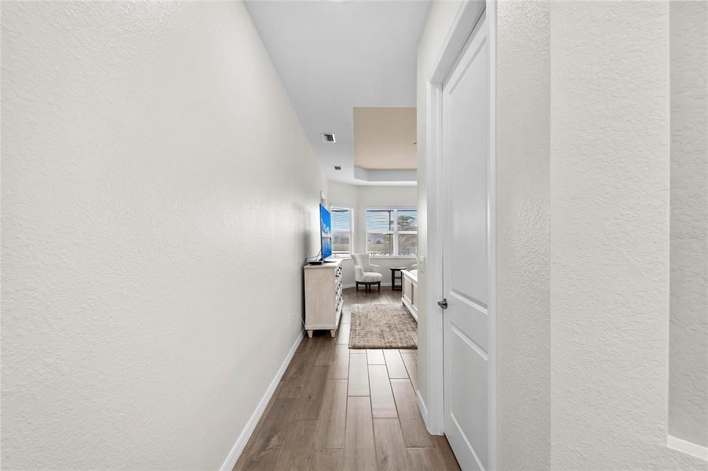 Active With Contract: $899,000 (3 beds, 2 baths, 2424 Square Feet)