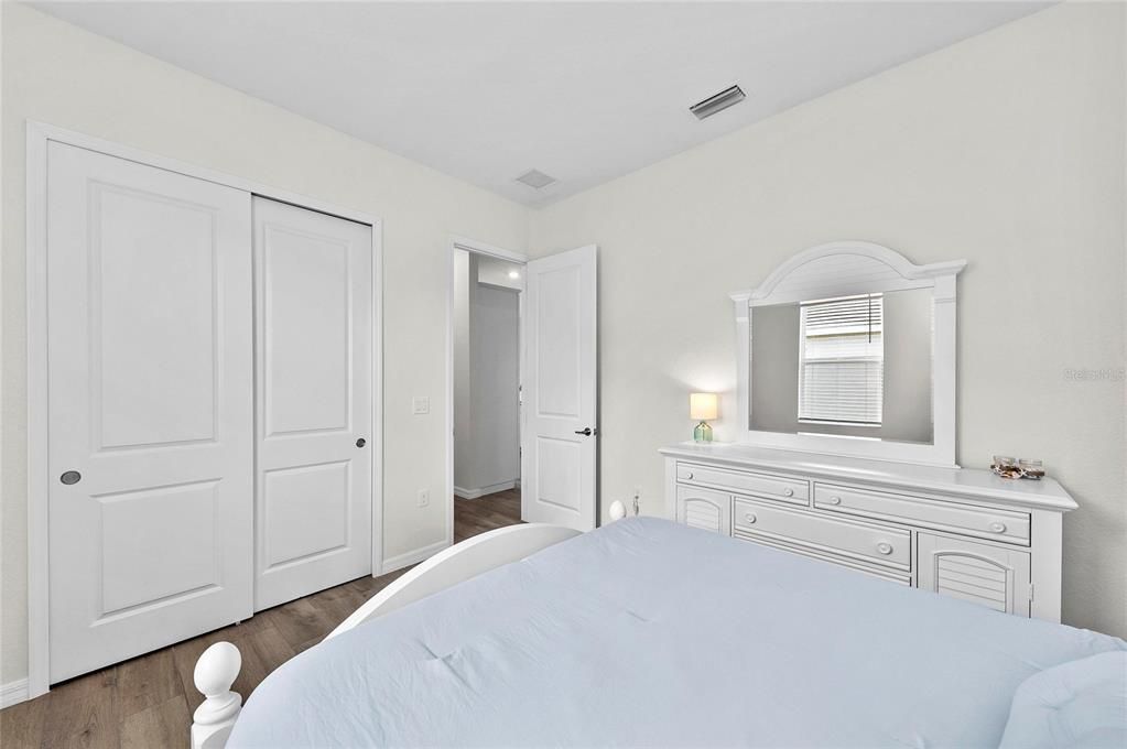 Active With Contract: $899,000 (3 beds, 2 baths, 2424 Square Feet)