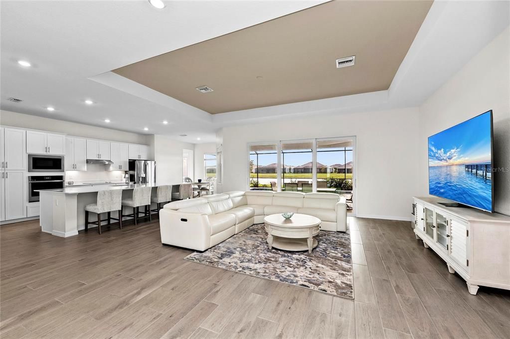 Active With Contract: $899,000 (3 beds, 2 baths, 2424 Square Feet)