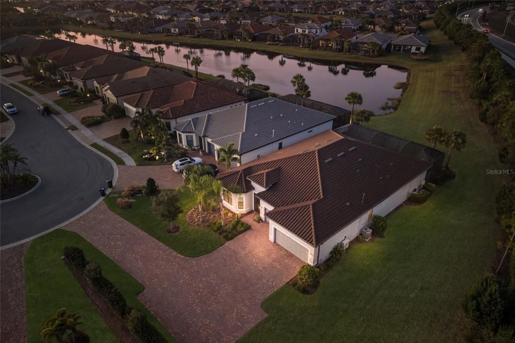 En Venta: $1,249,000 (3 camas, 3 baños, 2875 Pies cuadrados)