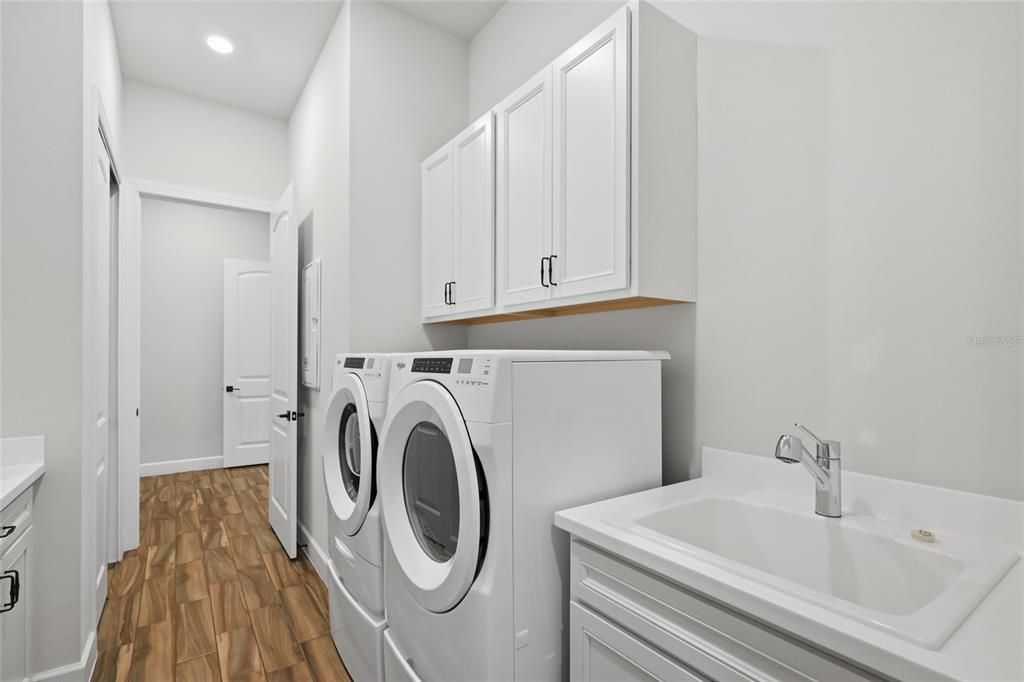 En Venta: $1,249,000 (3 camas, 3 baños, 2875 Pies cuadrados)