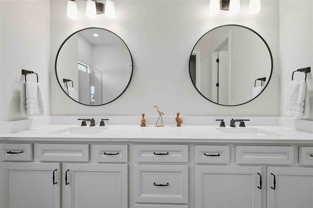 En Venta: $1,249,000 (3 camas, 3 baños, 2875 Pies cuadrados)