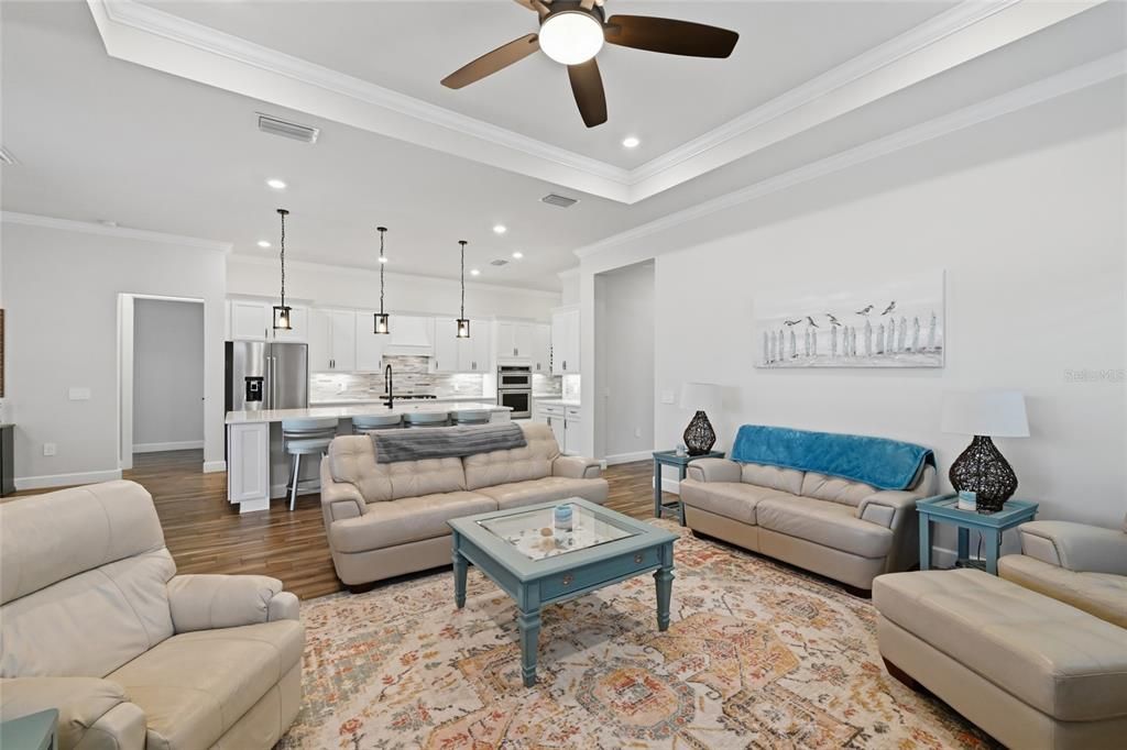 En Venta: $1,249,000 (3 camas, 3 baños, 2875 Pies cuadrados)