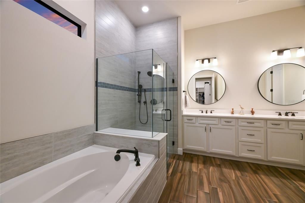 En Venta: $1,249,000 (3 camas, 3 baños, 2875 Pies cuadrados)