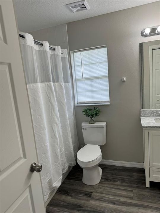 En Venta: $279,000 (2 camas, 2 baños, 975 Pies cuadrados)