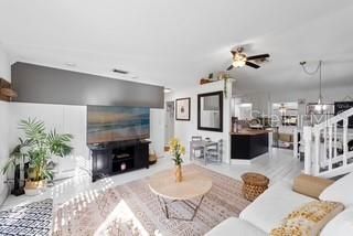 На продажу: $319,900 (3 спален, 2 ванн, 1176 Квадратных фут)