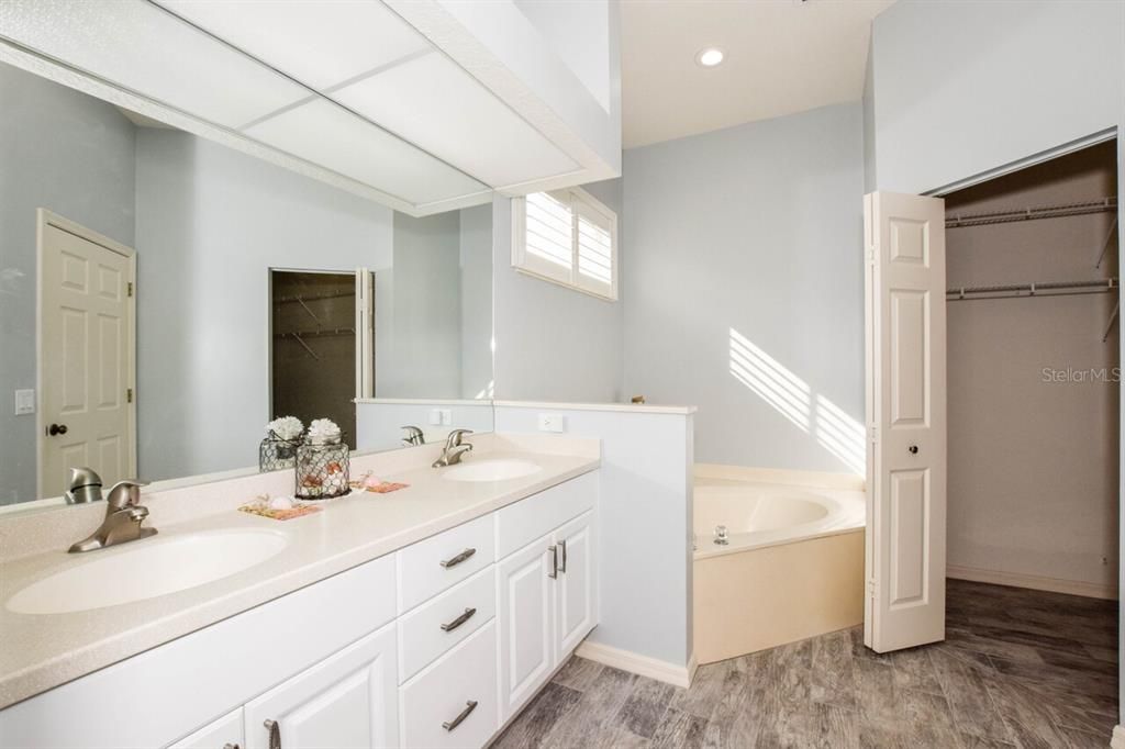 En Venta: $399,000 (3 camas, 2 baños, 1698 Pies cuadrados)