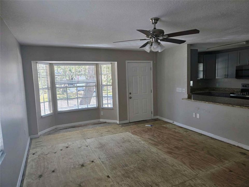 En Venta: $333,000 (3 camas, 2 baños, 1150 Pies cuadrados)