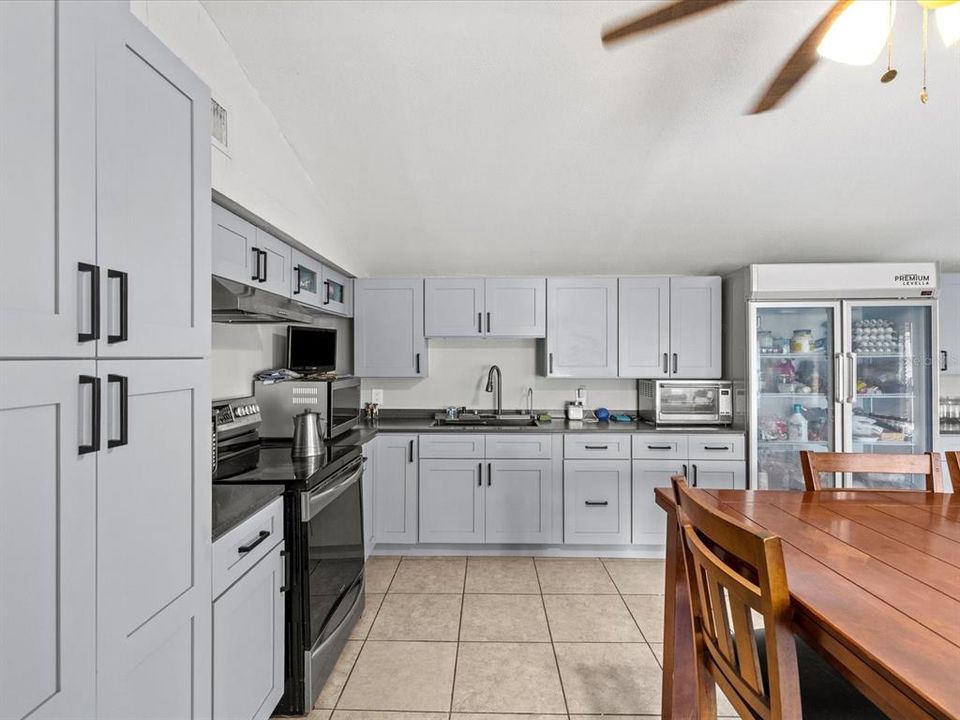 For Sale: $420,000 (6 beds, 2 baths, 1798 Square Feet)