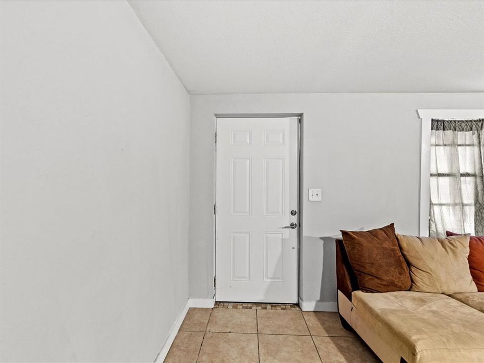 For Sale: $420,000 (6 beds, 2 baths, 1798 Square Feet)