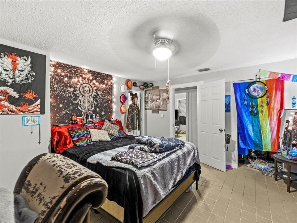 For Sale: $420,000 (6 beds, 2 baths, 1798 Square Feet)