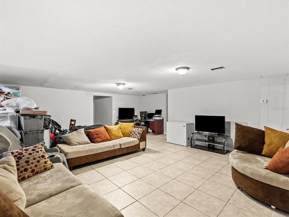 For Sale: $420,000 (6 beds, 2 baths, 1798 Square Feet)