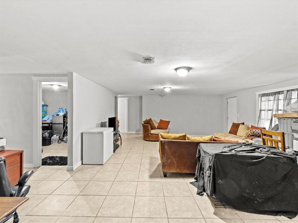 For Sale: $420,000 (6 beds, 2 baths, 1798 Square Feet)