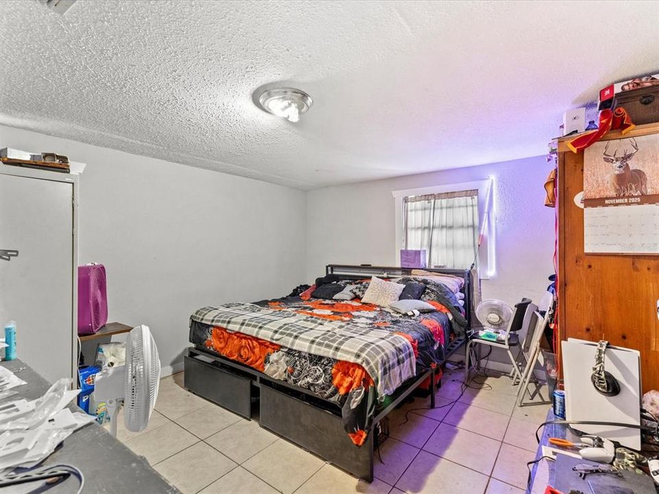 For Sale: $420,000 (6 beds, 2 baths, 1798 Square Feet)