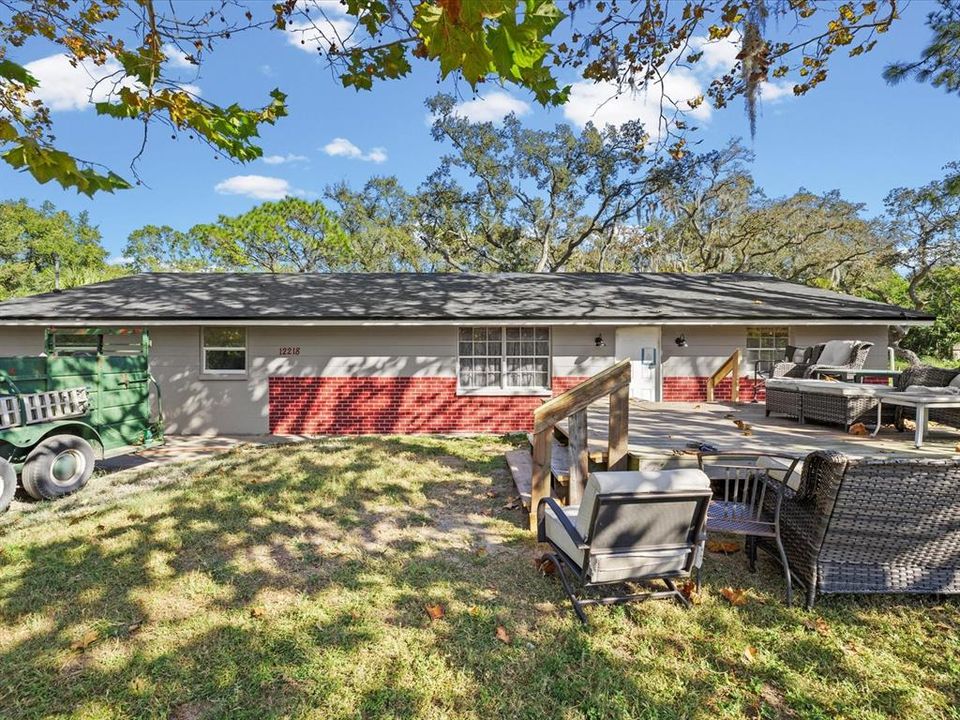 For Sale: $420,000 (6 beds, 2 baths, 1798 Square Feet)