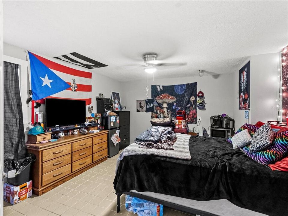 For Sale: $420,000 (6 beds, 2 baths, 1798 Square Feet)