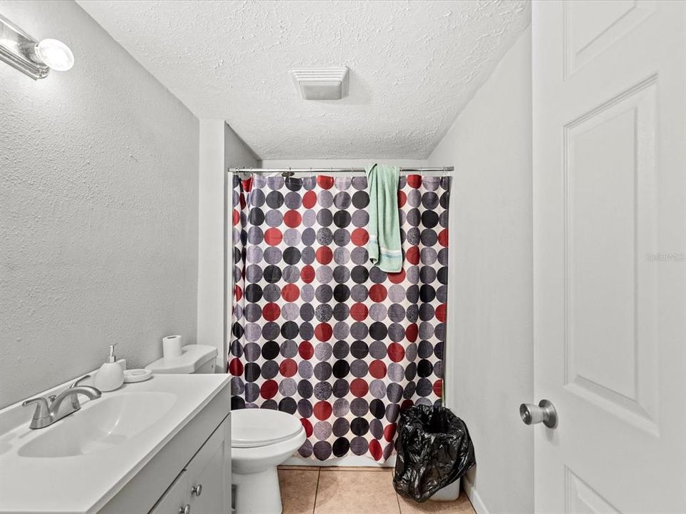 For Sale: $420,000 (6 beds, 2 baths, 1798 Square Feet)