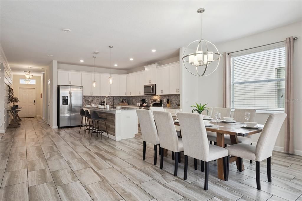 For Sale: $669,999 (6 beds, 5 baths, 3291 Square Feet)