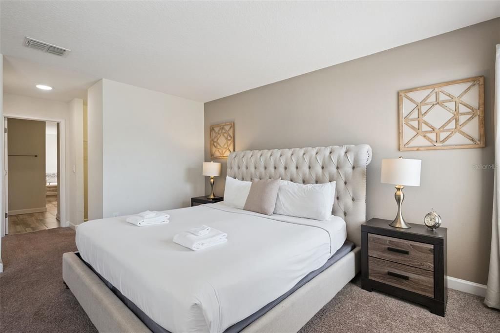 For Sale: $669,999 (6 beds, 5 baths, 3291 Square Feet)