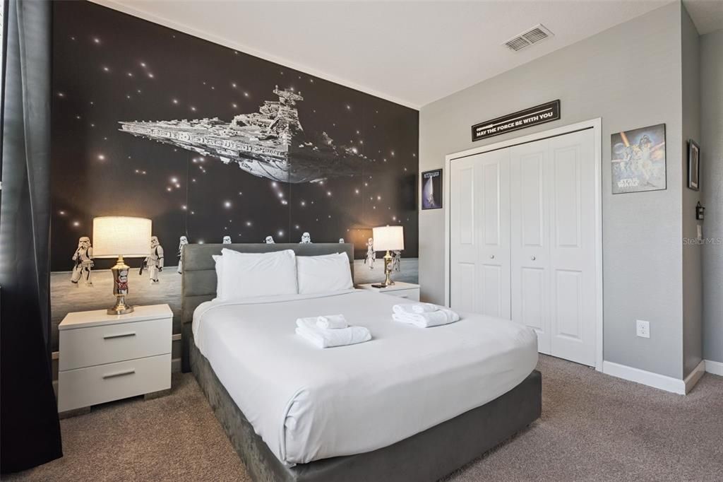 For Sale: $669,999 (6 beds, 5 baths, 3291 Square Feet)