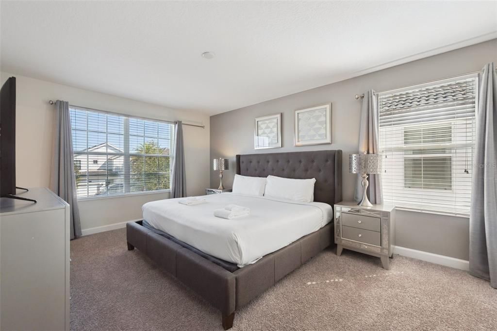 For Sale: $669,999 (6 beds, 5 baths, 3291 Square Feet)