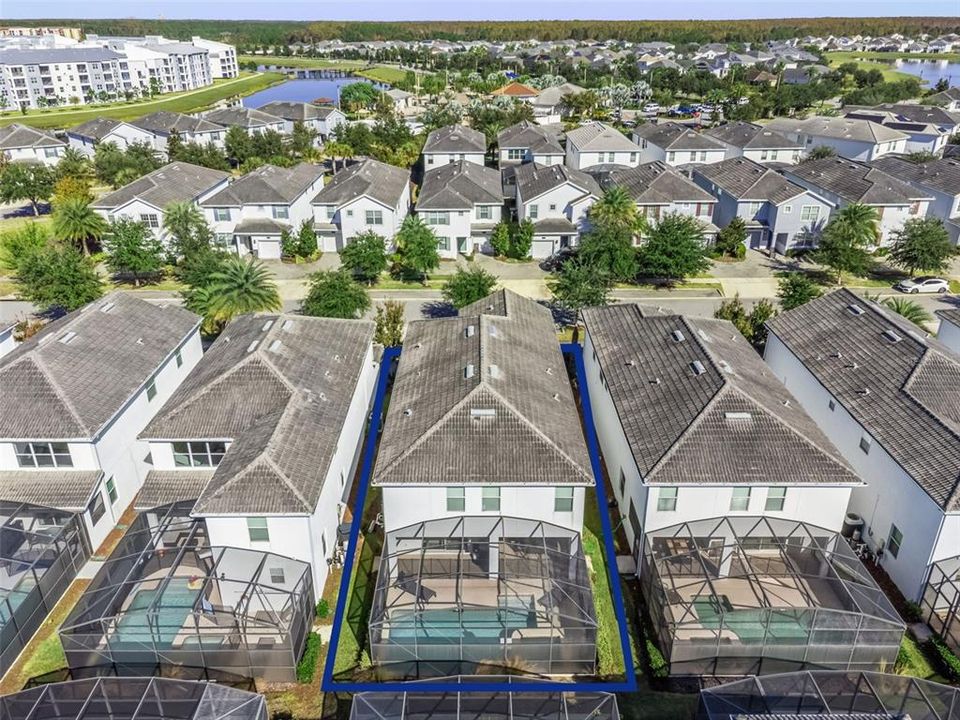 For Sale: $669,999 (6 beds, 5 baths, 3291 Square Feet)