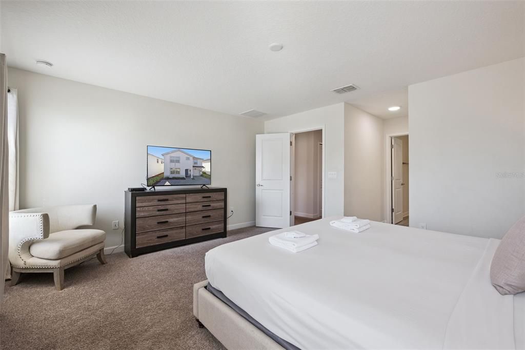 For Sale: $669,999 (6 beds, 5 baths, 3291 Square Feet)