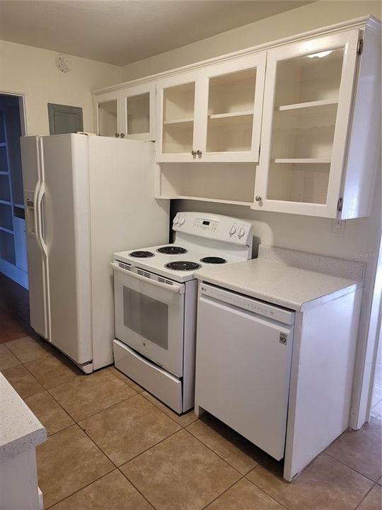 For Rent: $2,300 (3 beds, 1 baths, 1089 Square Feet)