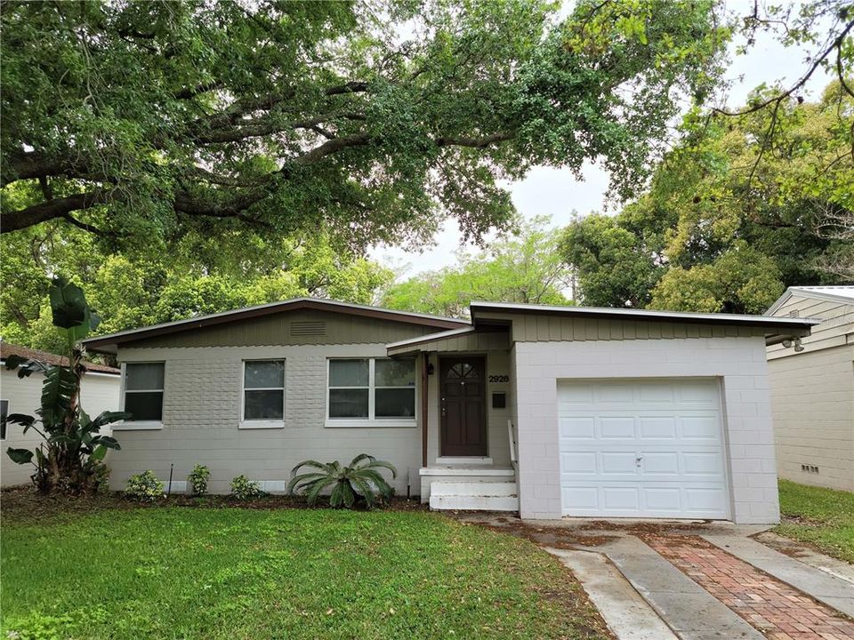 For Rent: $2,300 (3 beds, 1 baths, 1089 Square Feet)