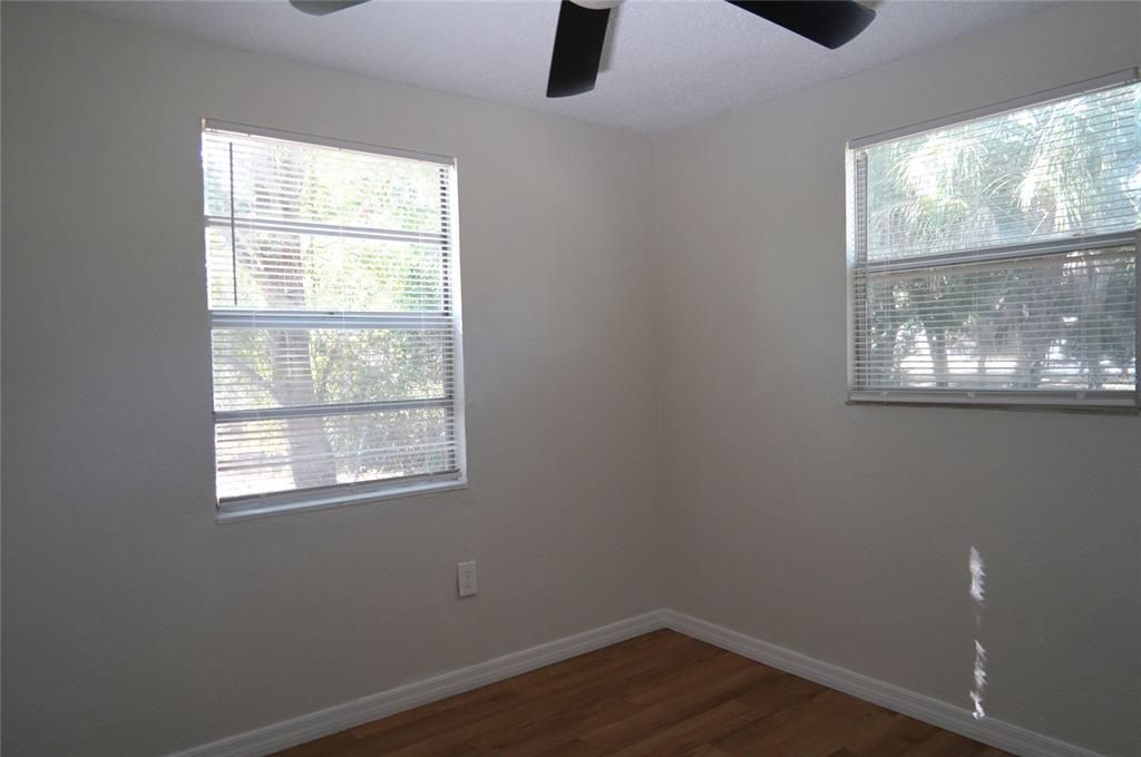 待售: $238,000 (2 贝兹, 1 浴室, 744 平方英尺)