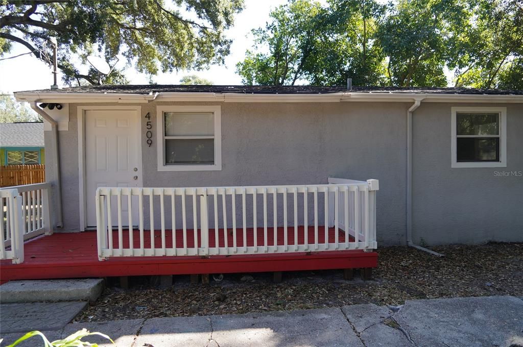 待售: $238,000 (2 贝兹, 1 浴室, 744 平方英尺)