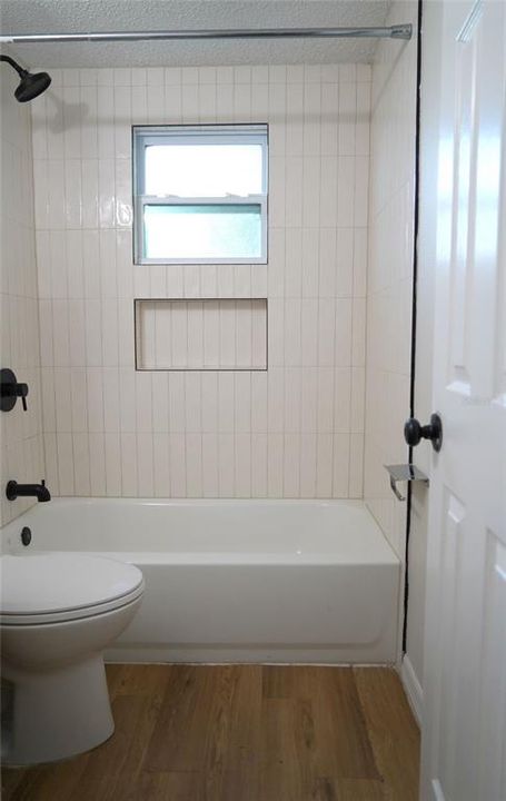 待售: $238,000 (2 贝兹, 1 浴室, 744 平方英尺)