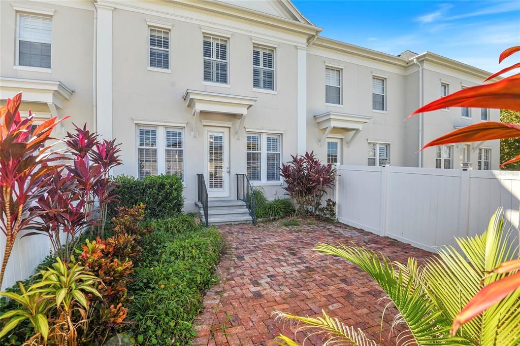 For Rent: $3,995 (2 beds, 2 baths, 1897 Square Feet)