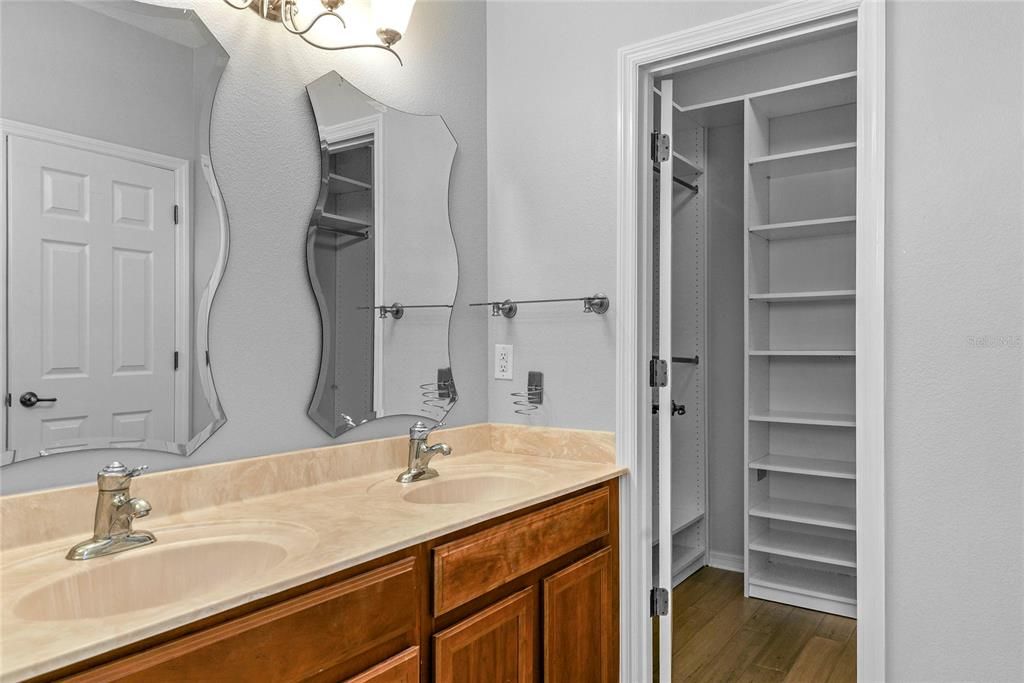 For Rent: $3,995 (2 beds, 2 baths, 1897 Square Feet)