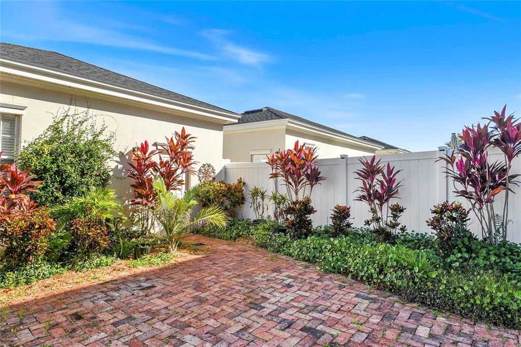 For Rent: $3,995 (2 beds, 2 baths, 1897 Square Feet)