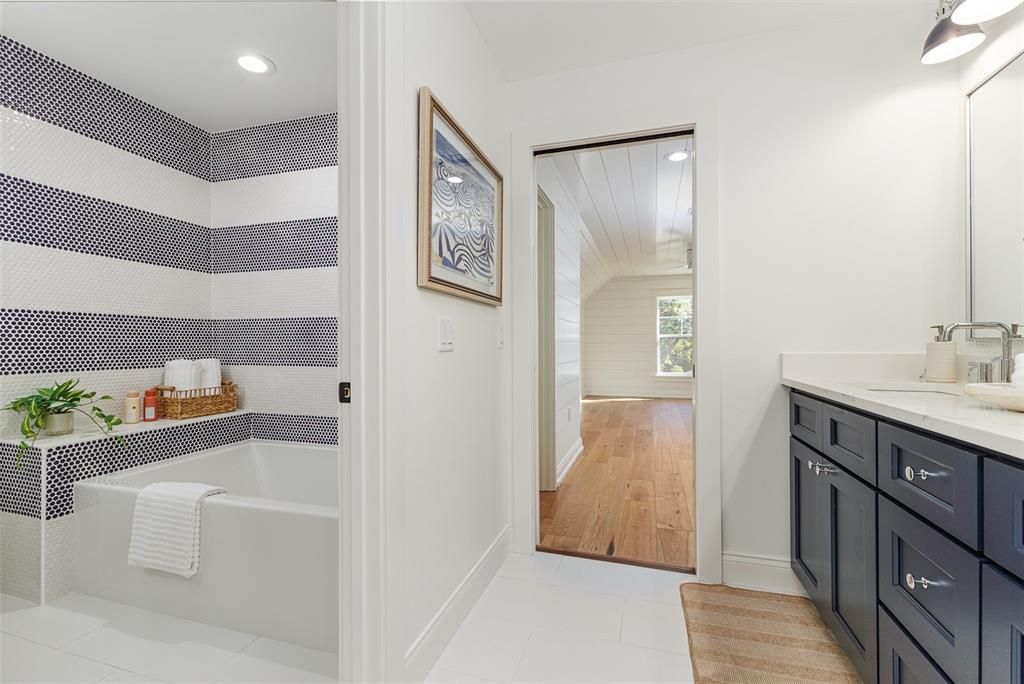 待售: $1,295,000 (4 贝兹, 4 浴室, 3380 平方英尺)