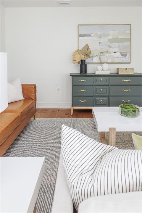 待售: $1,295,000 (4 贝兹, 4 浴室, 3380 平方英尺)