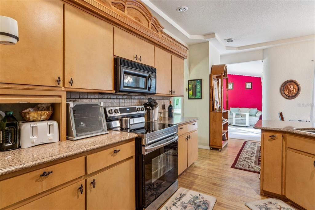 На продажу: $529,999 (3 спален, 2 ванн, 1852 Квадратных фут)