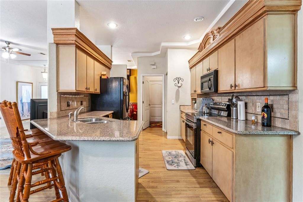 На продажу: $529,999 (3 спален, 2 ванн, 1852 Квадратных фут)