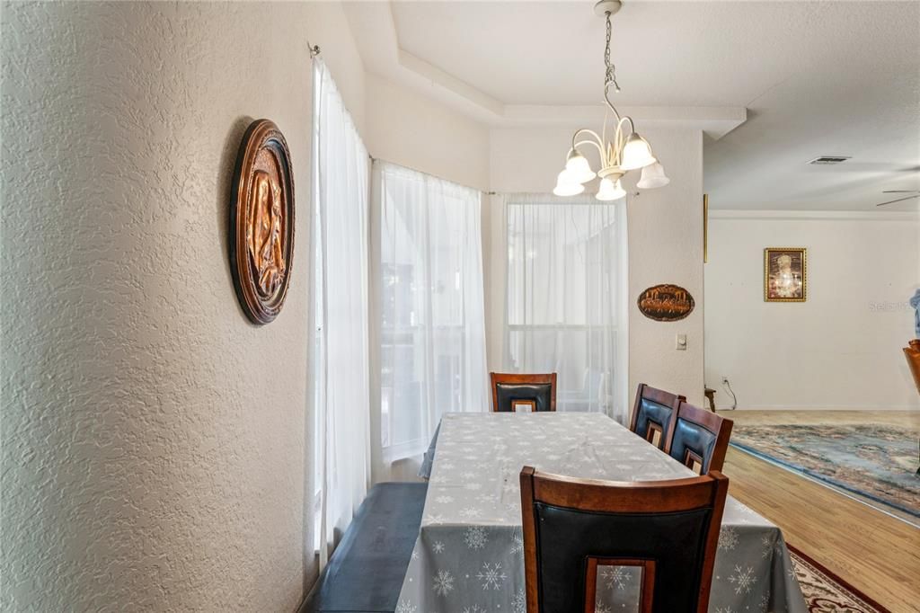 На продажу: $529,999 (3 спален, 2 ванн, 1852 Квадратных фут)